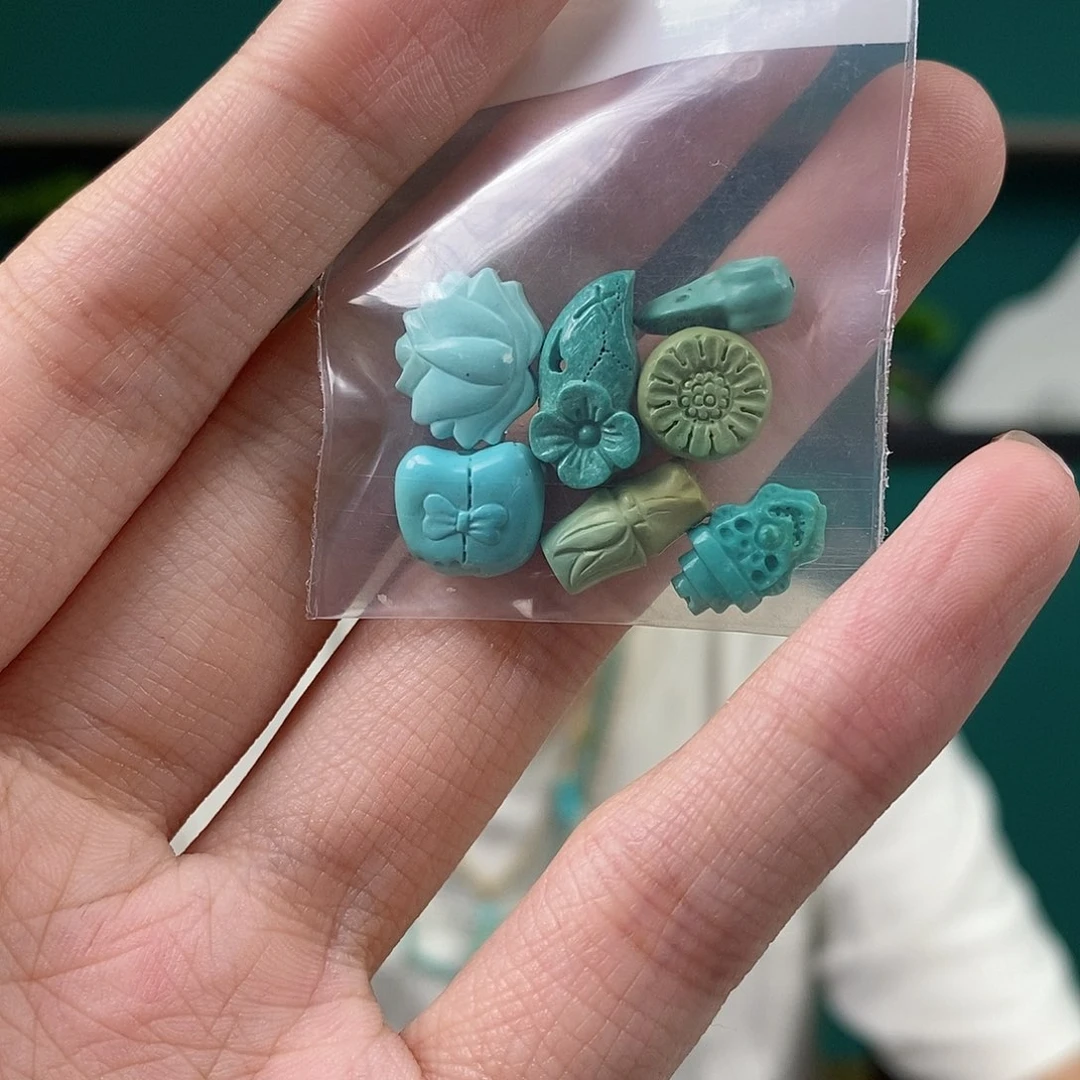 绿松石未镶嵌珠宝奇石