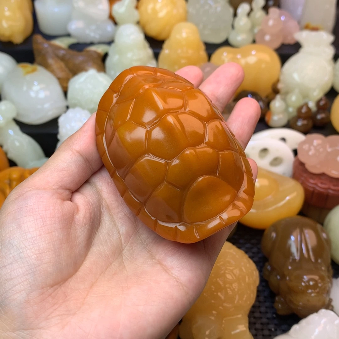 供***购五彩石手把件黄色甲壳