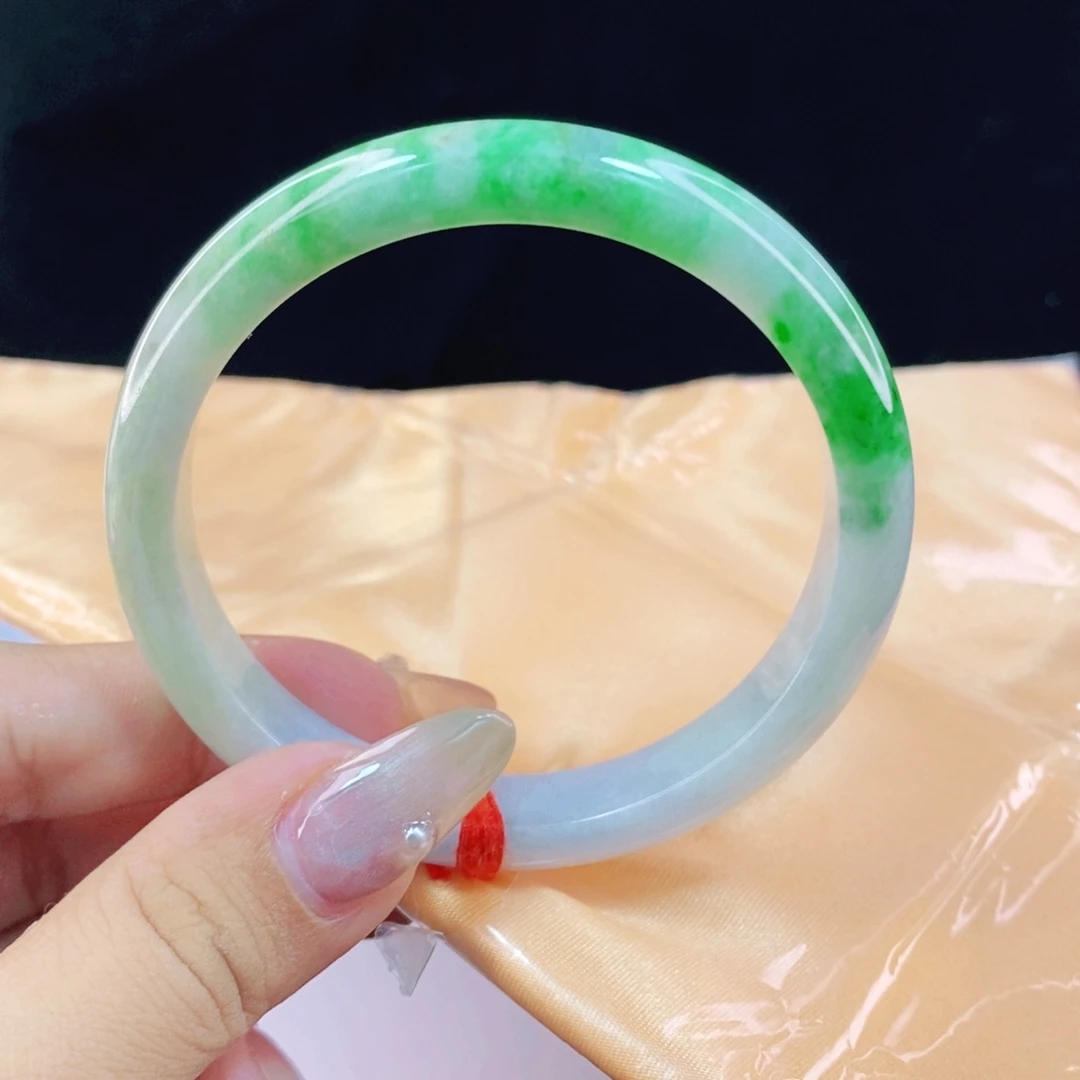 翡翠手镯未镶嵌之**悟56圈