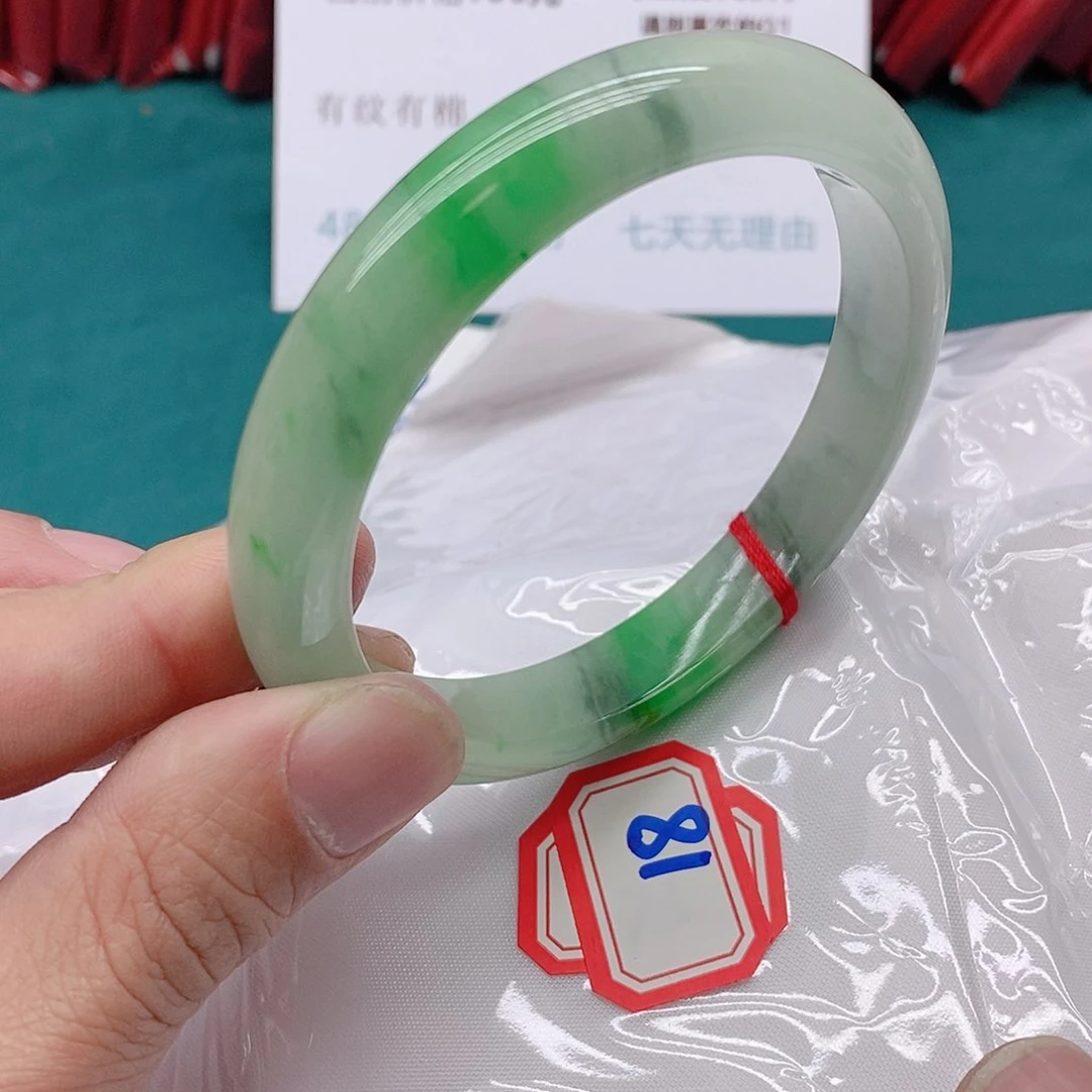 翡翠手镯未镶嵌严*188888888