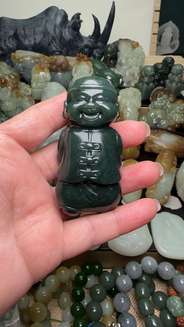 和田玉大地主手把件