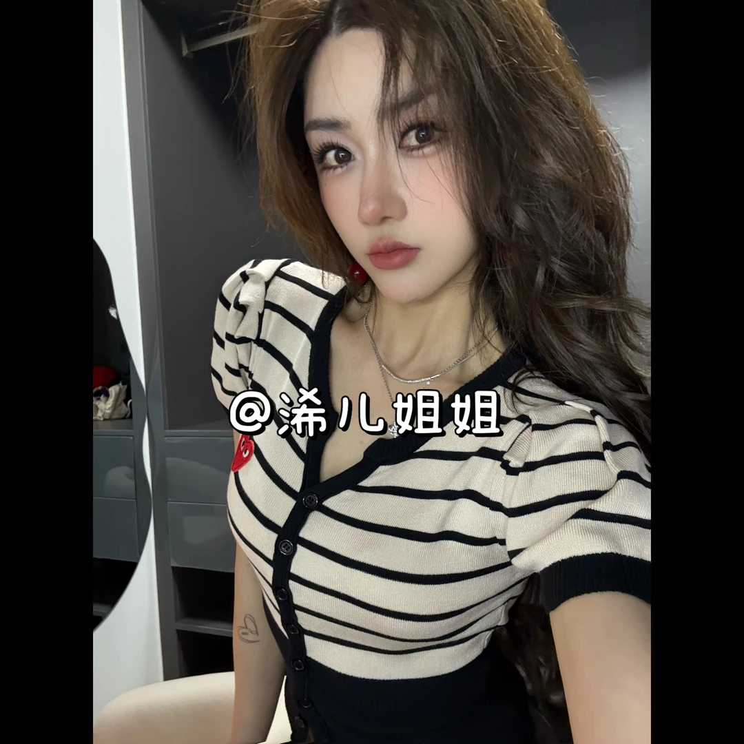 （浠儿姐姐）纯欲新款气质纯欲风V领泡泡袖拼色条纹修身显瘦针织女