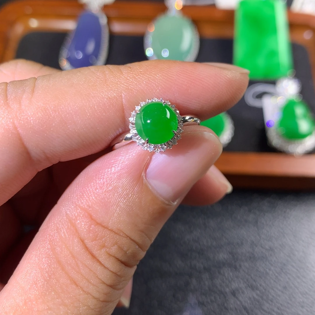 翡翠18K金镶嵌戒指翡翠