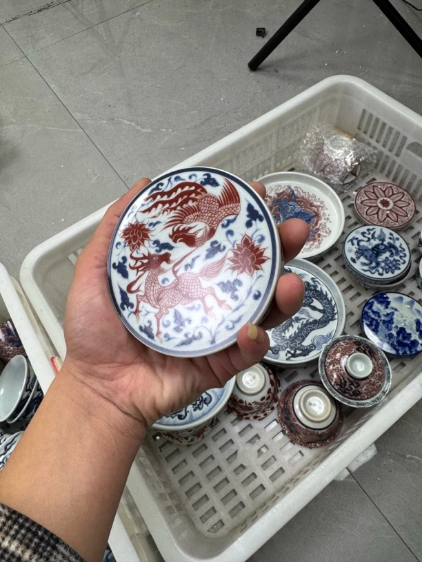 景德镇釉里红麒麟追凤盖置