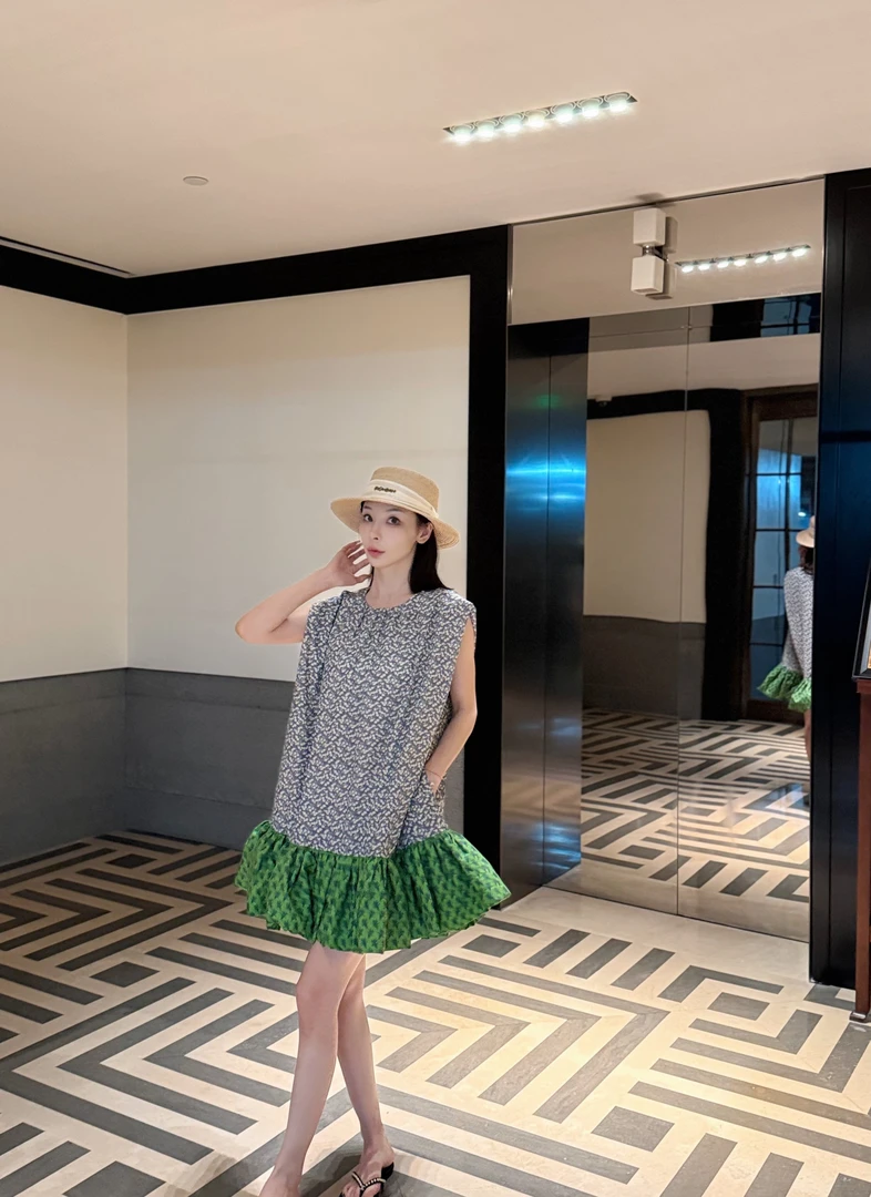 KK颜小新【听白】设计感小众时尚气质舒适淑女夏季休闲无袖连衣裙