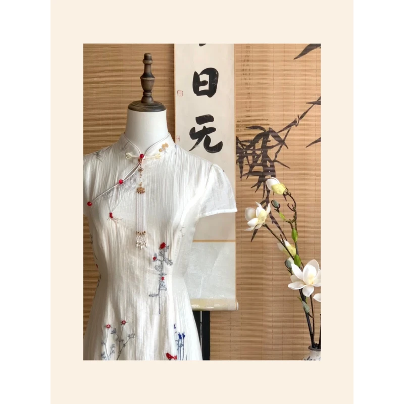 【白茶】新中式白色改良旗袍日常收腰立领重工刺绣国风连衣裙