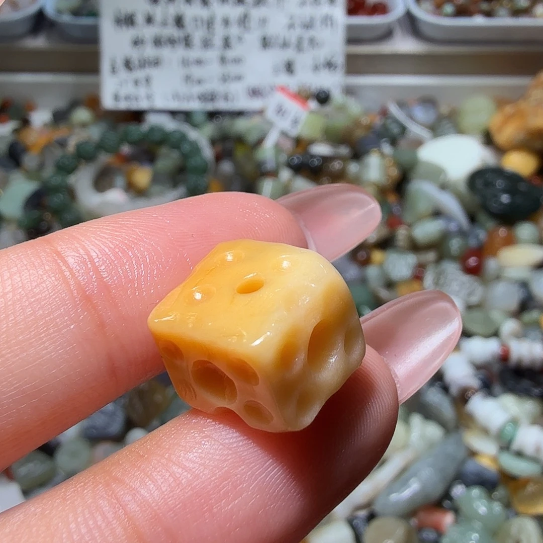 和田玉未镶嵌珠宝奇石