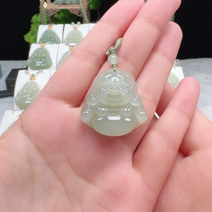 倩***倩和田玉未镶嵌颈饰