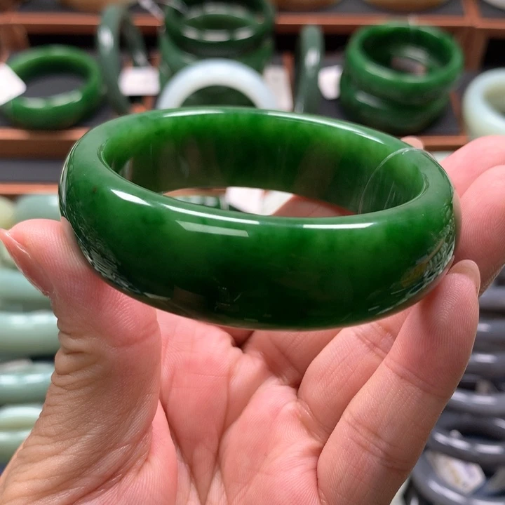 【闪购商品】未镶嵌手镯和田玉（碧玉）