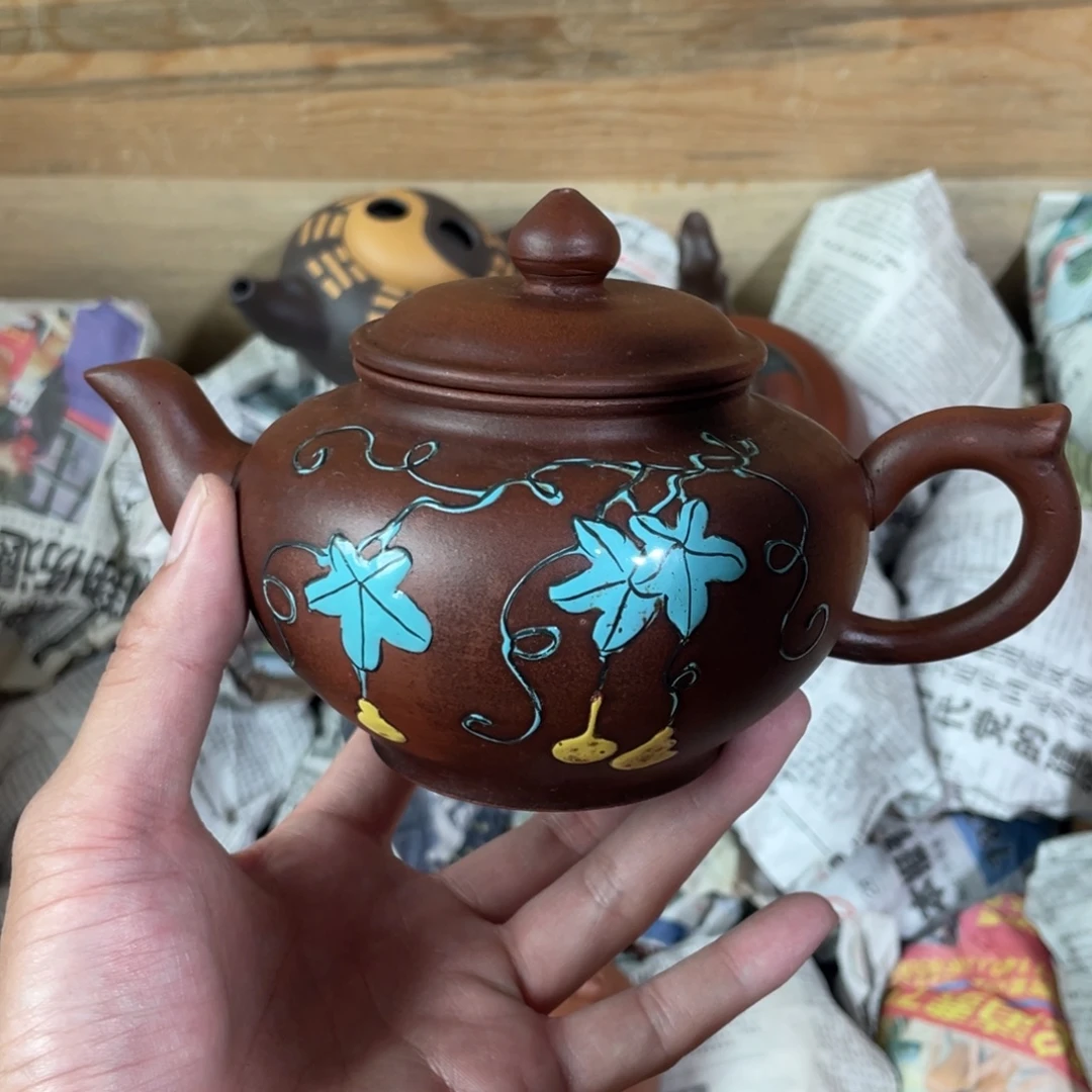茶壶紫砂老厂紫砂壶一件。