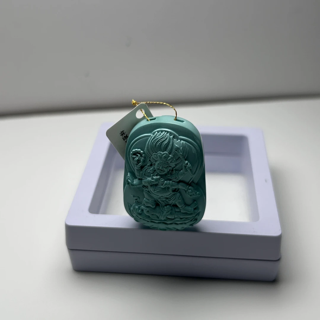 瑭颂湖北竹山原矿高瓷天然无科技无优化绿松石精品大黑天牌子吊坠