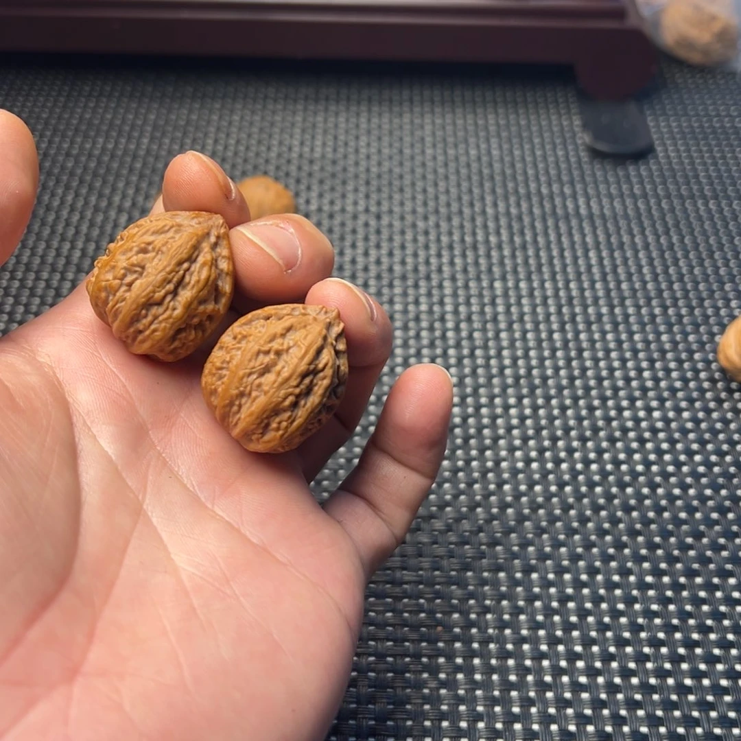 文玩核桃把件八棱蚂蚁