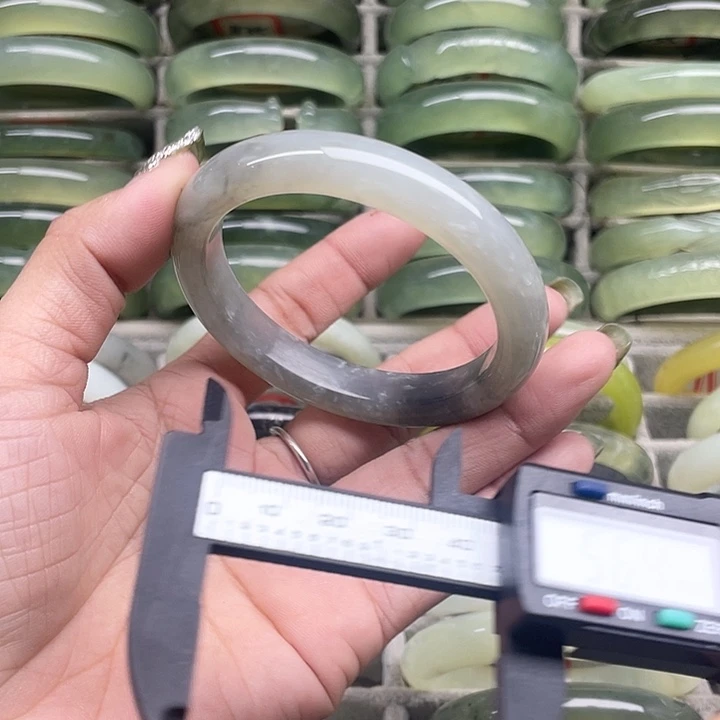 蛇纹石玉未镶嵌手镯59