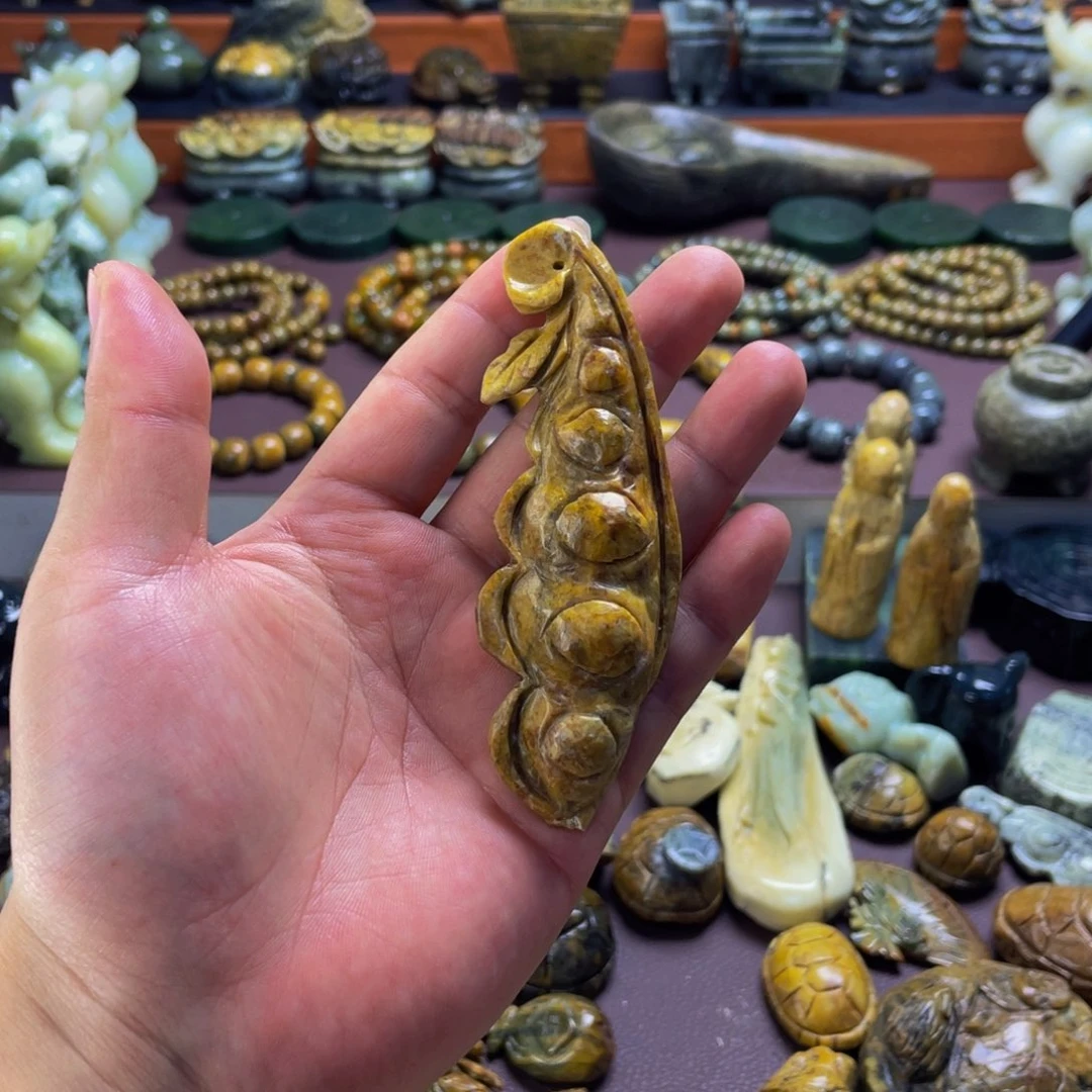 【闪购商品】未镶嵌岫岩河磨玉（透闪石质玉）挂件