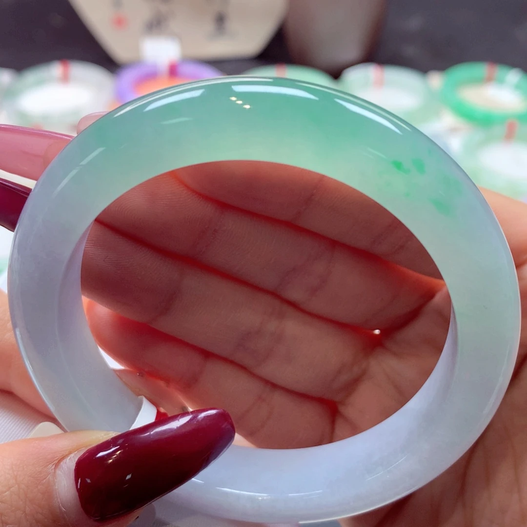 翡翠手镯未镶嵌泥鳅背26号66