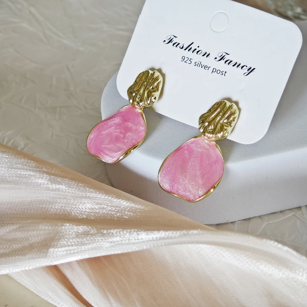 铜合金耳饰 不规则滴釉粉色几何拼接耳环女时尚小众温柔风耳饰