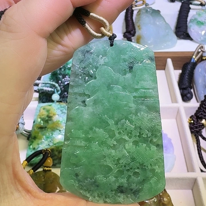 颈饰未镶嵌翡翠A货