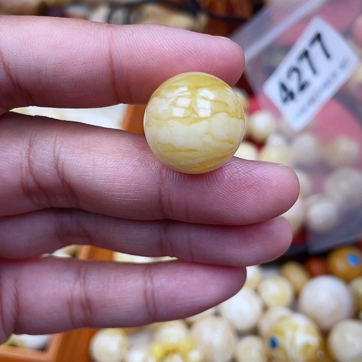 蜜蜡未镶嵌珠宝奇石沙眼18.7