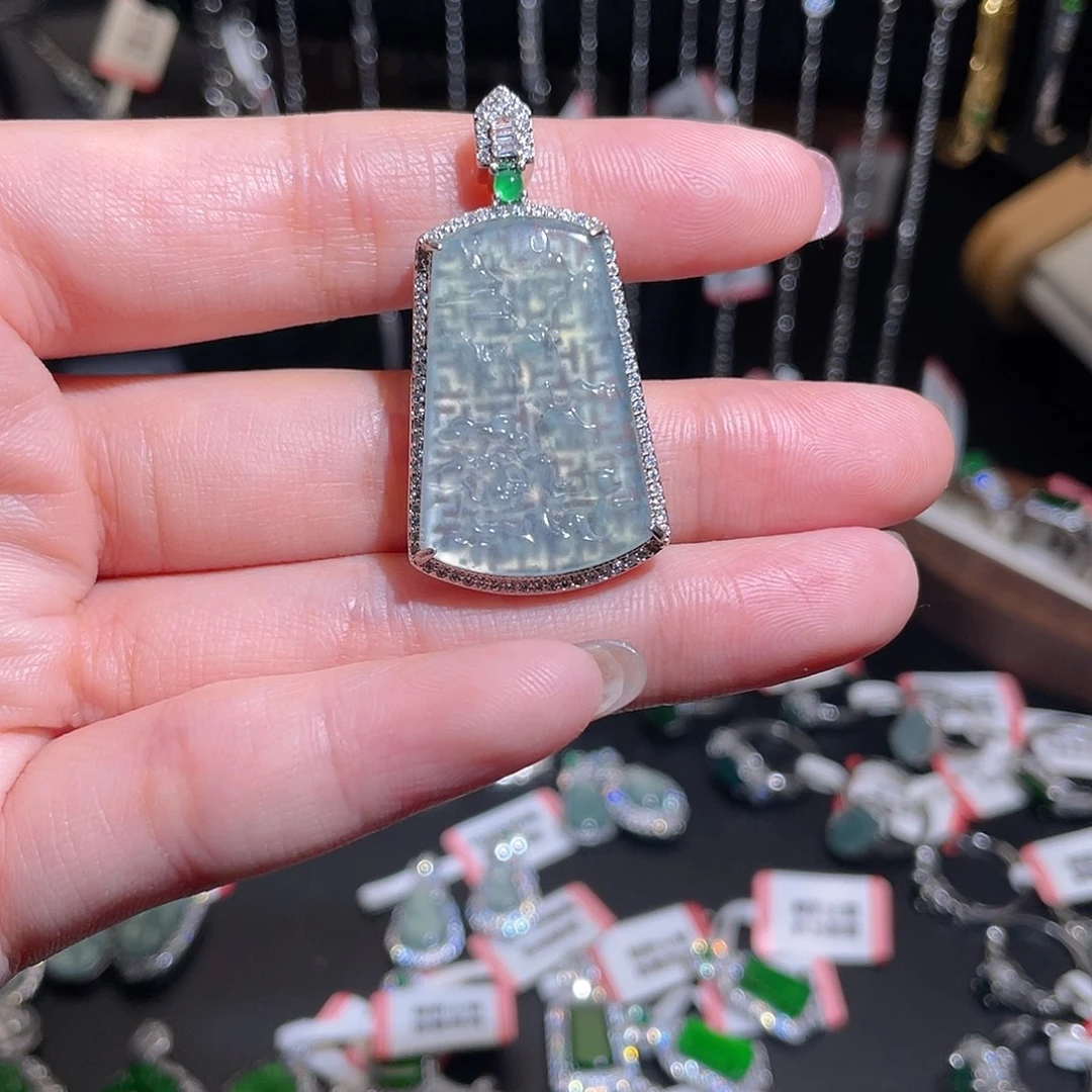 吊坠(不含链)未镶嵌翡翠