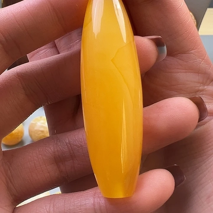 蜜蜡未镶嵌珠宝奇石