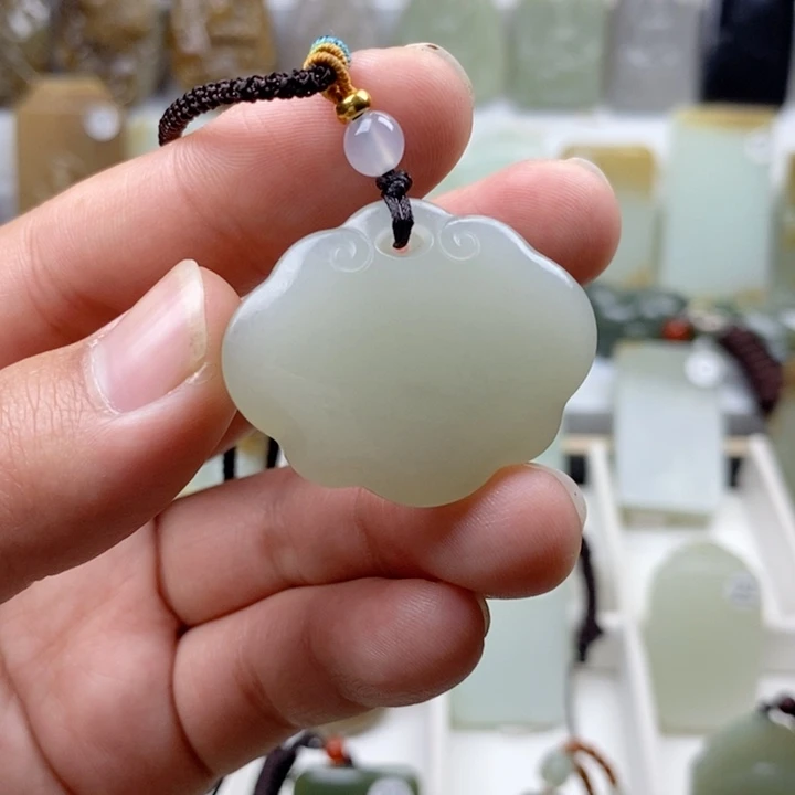 和田玉挂件未镶嵌