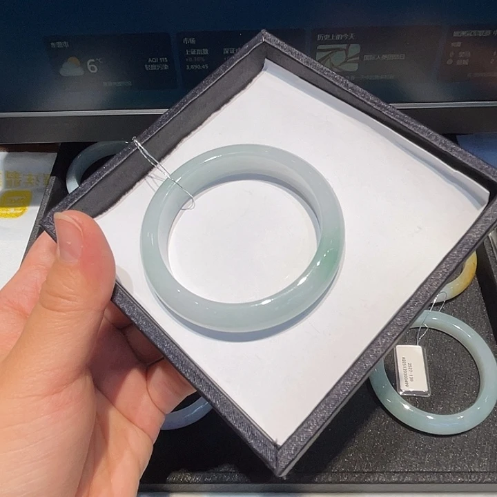 翡翠未镶嵌手镯翡翠手镯