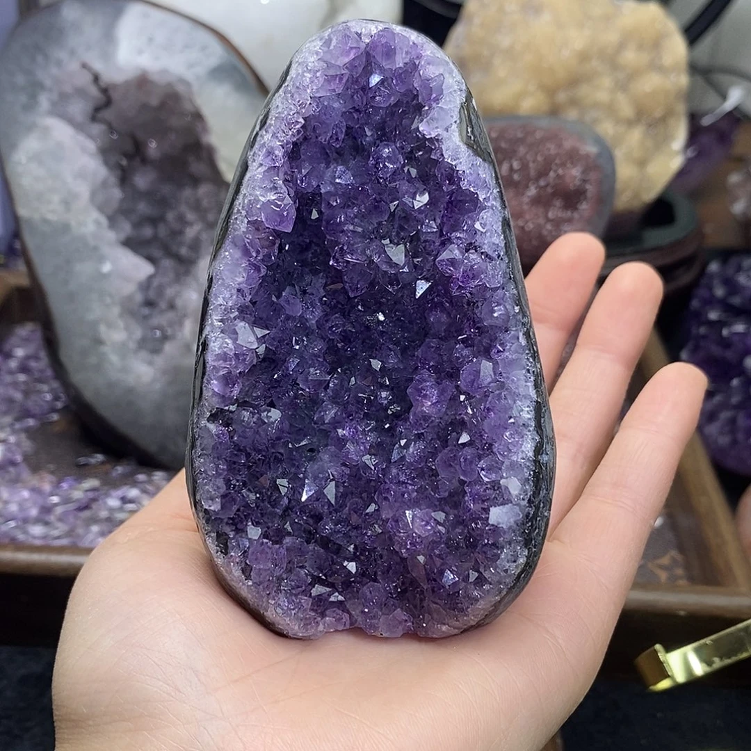 紫晶未镶嵌大型摆件（非配饰）