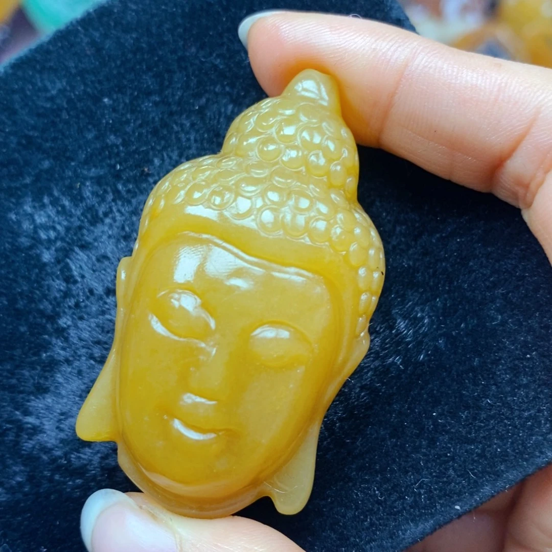 未镶嵌石英质玉（黄龙玉）颈饰