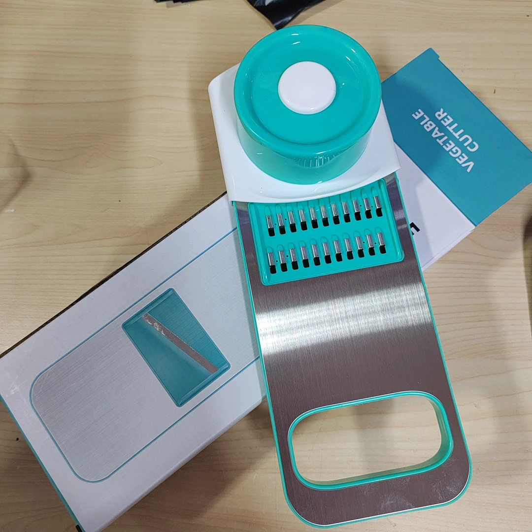 插菜板（标配三个刀头，粗丝细丝和片，个别轻微划痕）