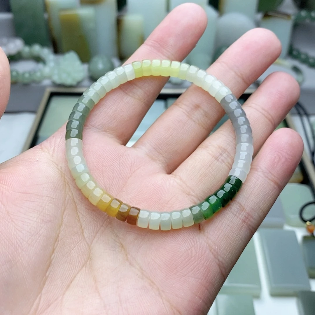 和田玉颈饰未镶嵌巷***?