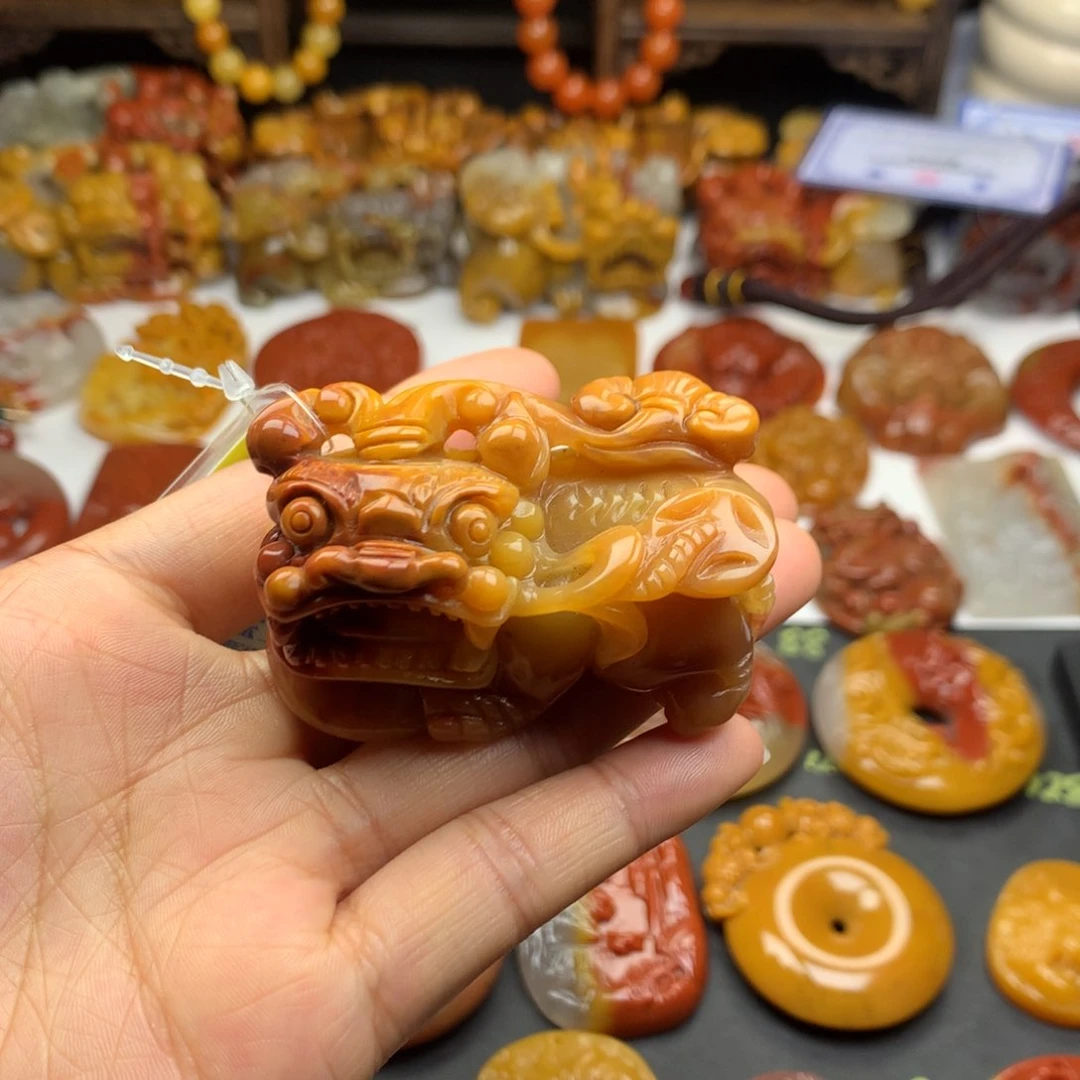 石英质玉（黄龙玉）挂件未镶嵌龙****门