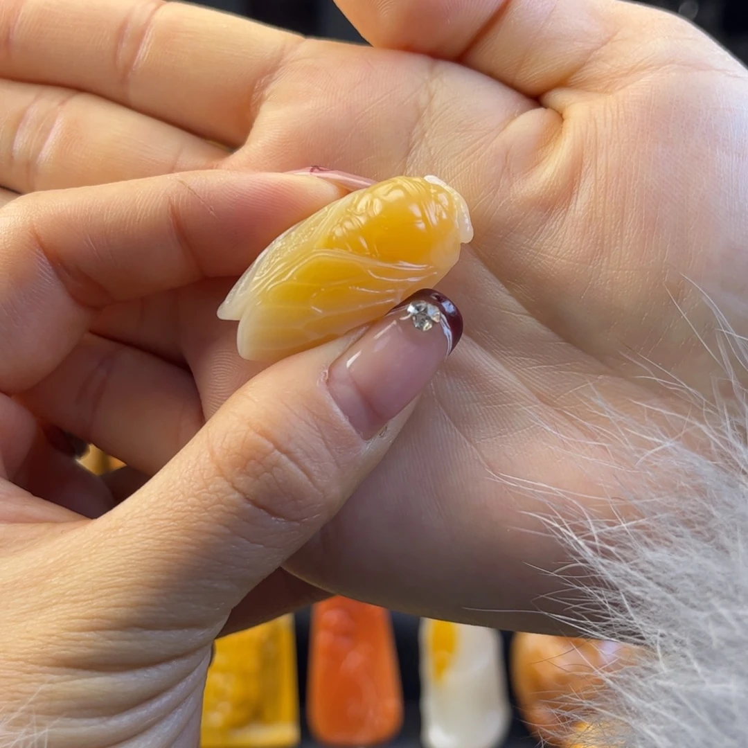 石英质玉黄蜡石挂件未镶嵌中**邱