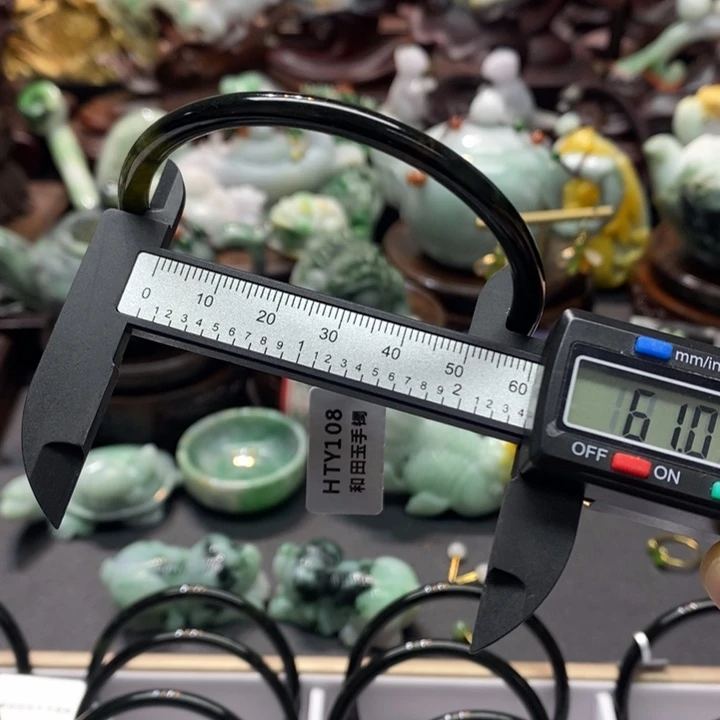 和田玉未镶嵌项圈叮当镯61圈口