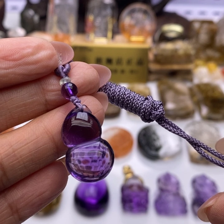 未镶嵌颈饰水晶是***?定制