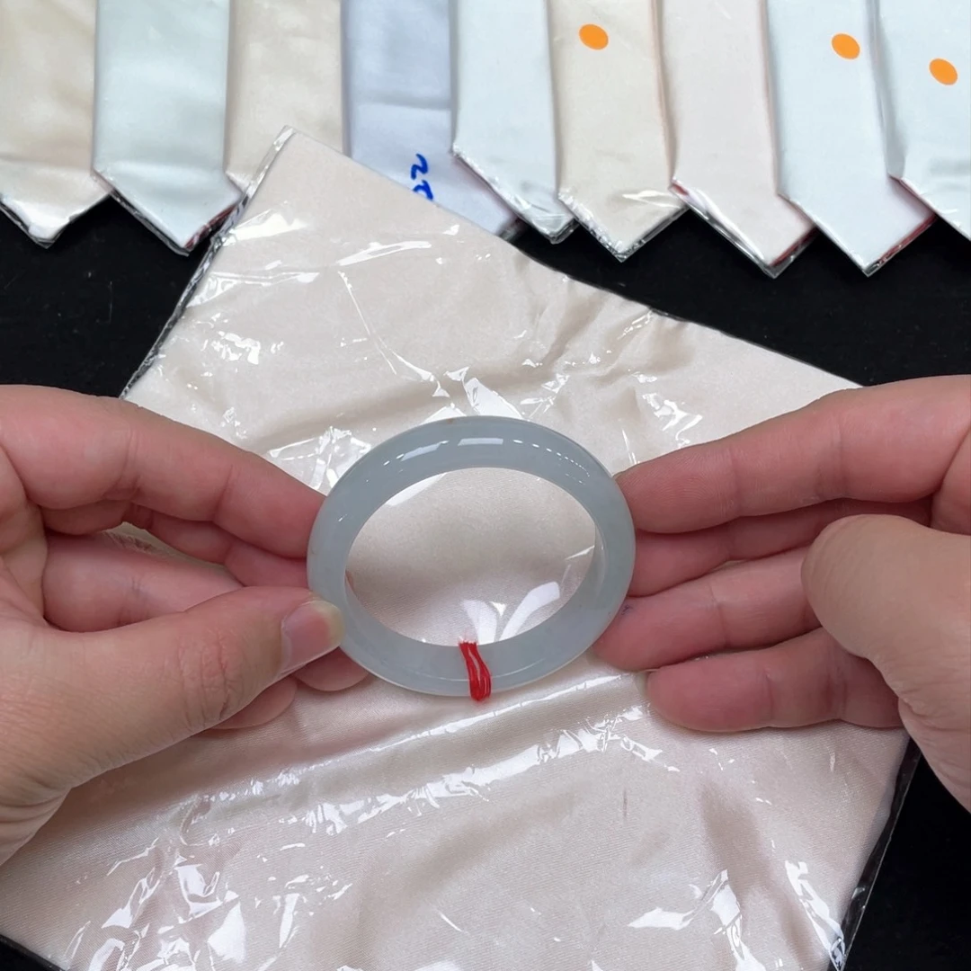 翡翠手镯未镶嵌51.7正圈