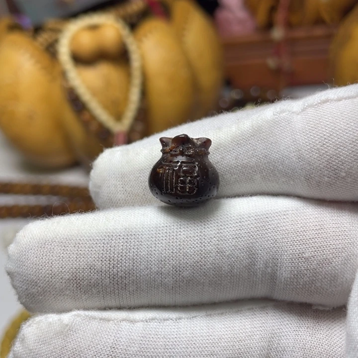 手串星月菩提雕刻福袋