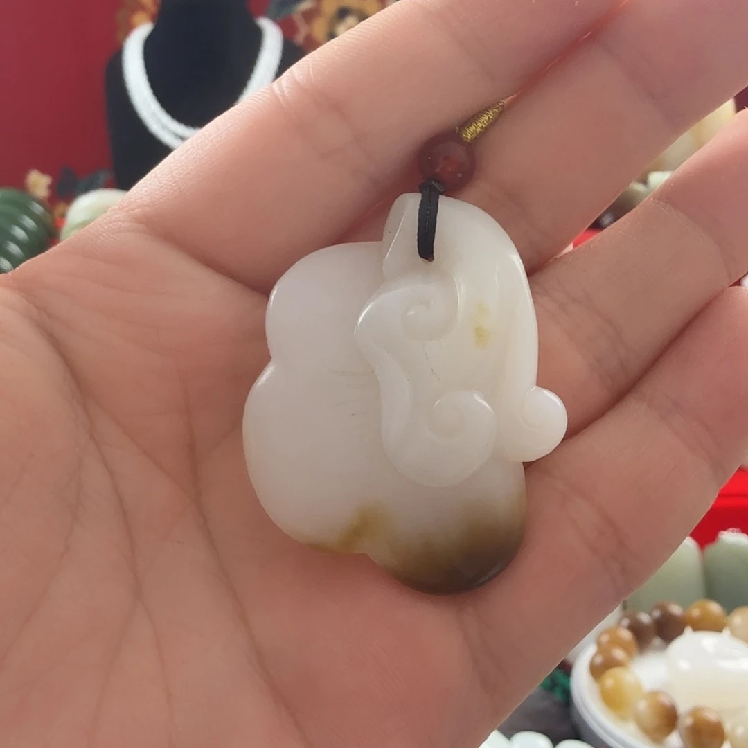 和田玉（糖玉）未镶嵌颈饰