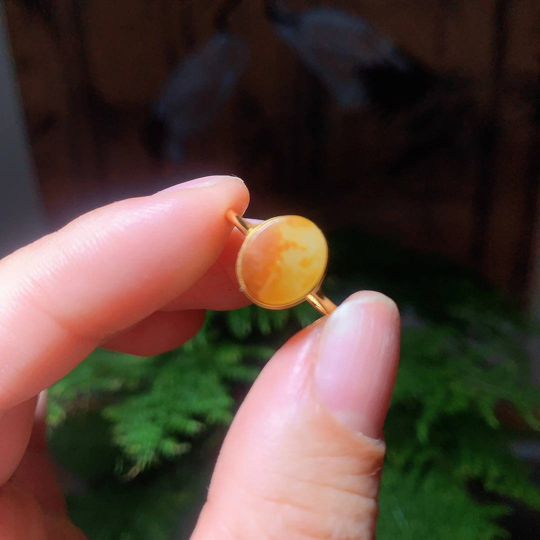 和田玉红皮白肉银镶戒指