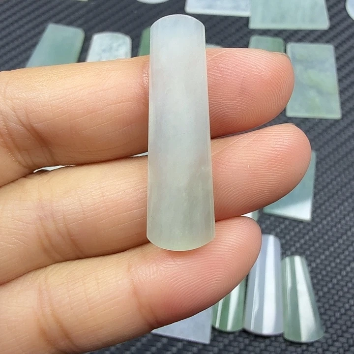 翡翠未镶嵌颈饰天然缅甸A货翡翠