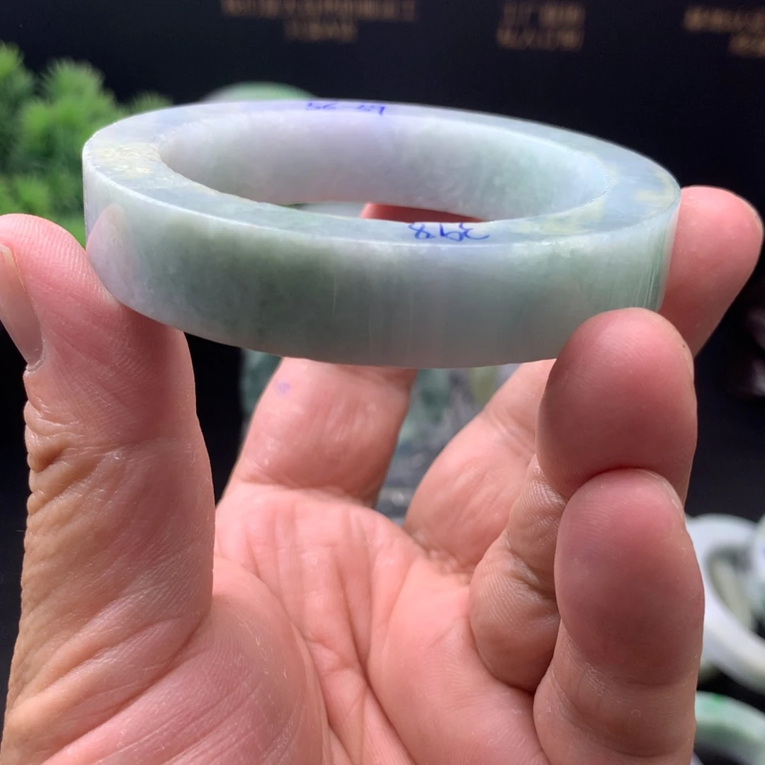 定制翡翠未镶嵌手镯