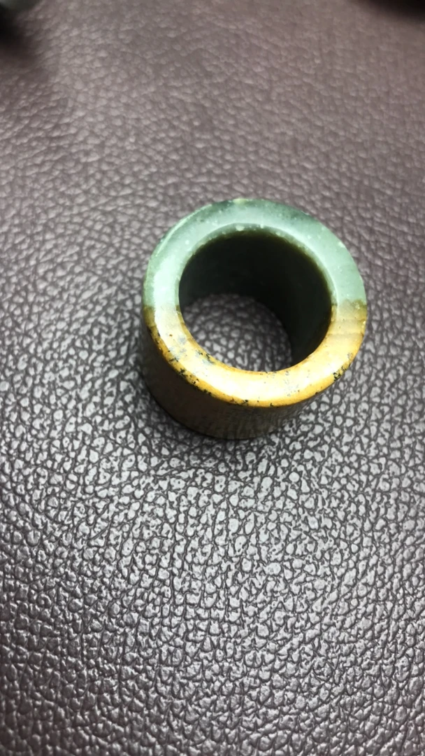 天然河磨玉，扳指…………