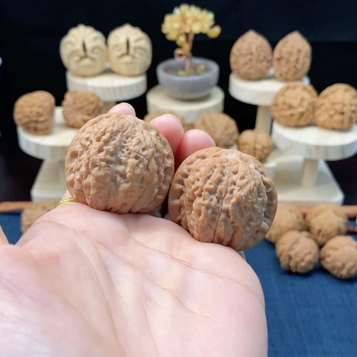 吊坠桃核全品血麒麟38
