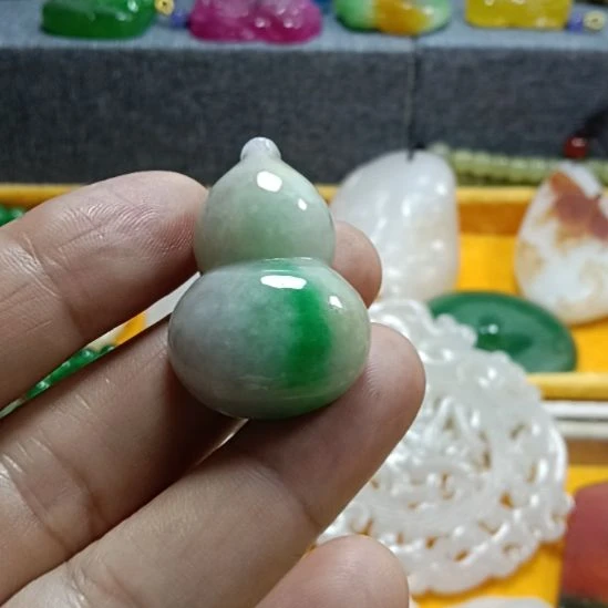 翡翠未镶嵌挂件翡翠