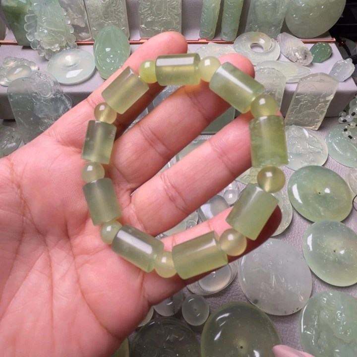 未镶嵌岫玉吊坠(赠链)