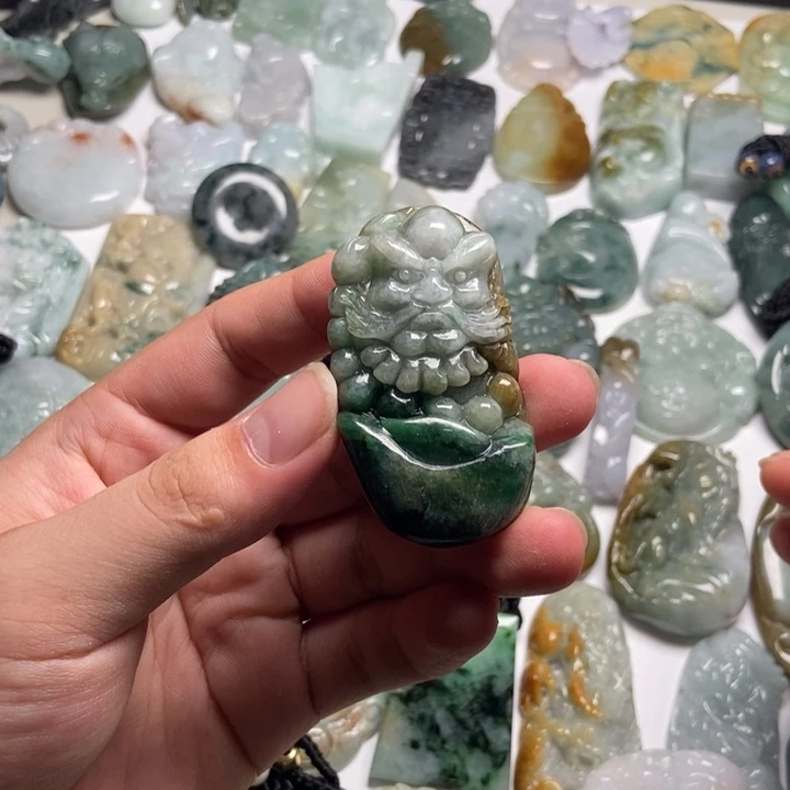 翡翠未镶嵌颈饰达摩78