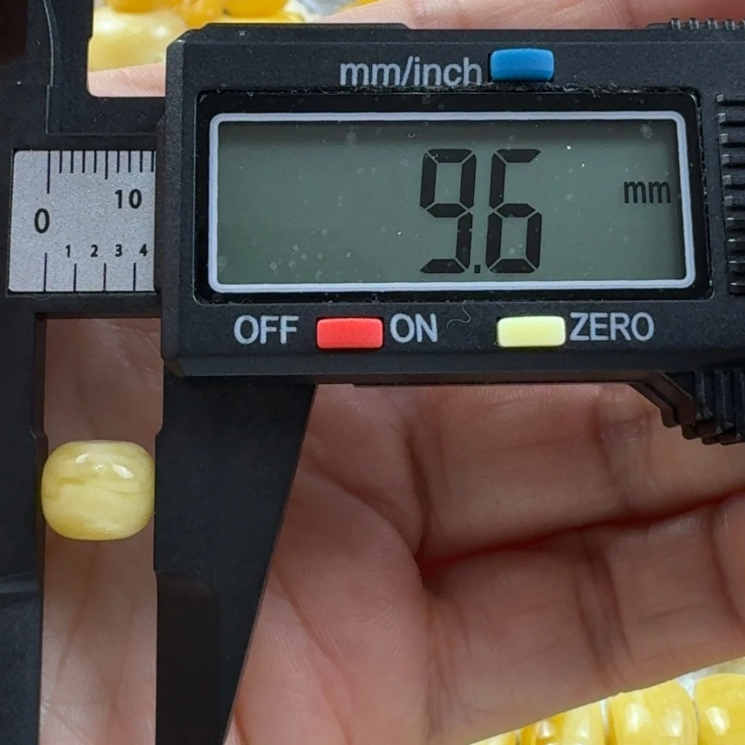 蜜蜡未镶嵌裸石17杂