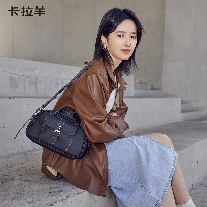 卡拉羊时尚高级感波士顿枕头包百搭斜挎气质单肩包CX4029