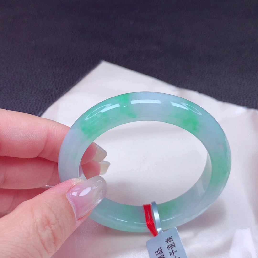 翡翠手镯未镶嵌手镯88