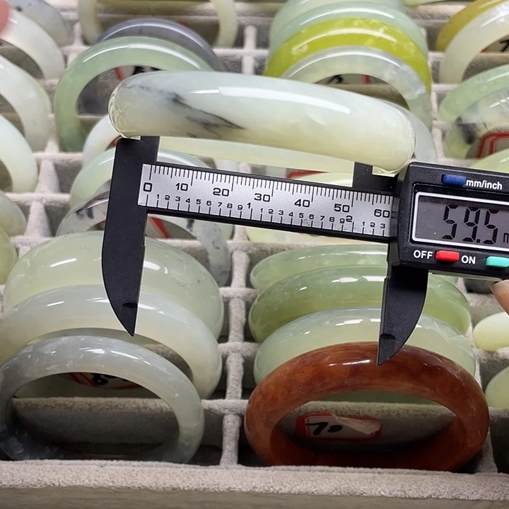 蛇纹石玉未镶嵌手镯52