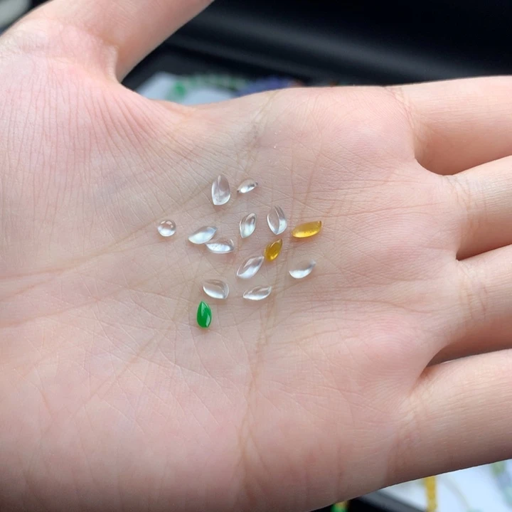 翡翠手镯未镶嵌翡翠